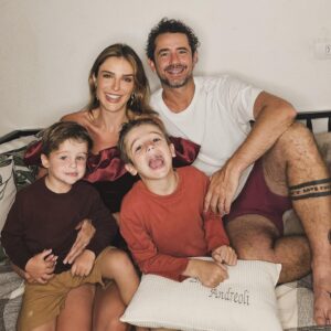 Rafa Brites Instagram - Um beijão da nossa família para a sua!
Feliz Natal