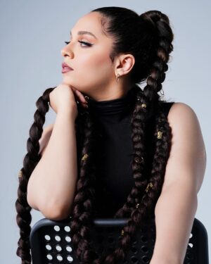 Rahma Ahmed Farag Instagram - Latest photo shoot with the amazing team ❤️ 

Photographer @7manss 
Stylist @sarahbahaaofficial 
Hair by @rawansalman_hairstylist 
Makeup by @amrzakariaofficiall
Nails by @christinasamynails