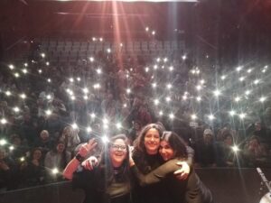 Raquel Garza Instagram - ¡Gracias a todos por acompañarnos ayer a descubrir los secretos del íntimo y misterioso universo femenino en la primera función del año de #LosMonólogosDelaVagina 💋!
.
.
.
.
.
#tiarescanda #raquelgarza #luzaldan #evensler #felizañonuevo #añonuevo #teatro #comedia #risas #diversion #entretenimiento #feminismo #love #empoderamiento #actrices #vaginalhealth