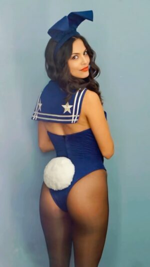 Raquel Pomplun Instagram - Married to one, granddaughter of one, niece of one, friend of #many … today we celebrate and honor you 🇺🇸 Thank you for your service 🙏🏽❤️🤍💙 Happy #VeteransDay 🇺🇸