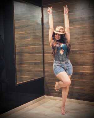 Rasha Kirmani Instagram - Those thigh cuts are sharper than ur ex’s brains🤣🥵
.
#thighworkout #thighbody #thighlove #bodygoals #bodylook #bodygoals #goals #physiquefreak #bikinibodybuilding #fyp #trend #followforfollowback #likesforlike #instapicture #reelitfeelit #reelsofinstagram #instagram #instagood #instalike #milliondollarvisuals #millionairemindset