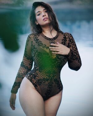 Rasha Kirmani Instagram - Cool me down.. im feeling so exotic.!💥🍂✨
.
Summer pool shoots be like.!🫠
.
Designer: @victoriassecret 
Photoshoot: @harsh_singh_0710 
HMUA: @enrichbeauty 
Location: @parkhyatthyderabad 
.
#poollook #poolshoot #poolbody #kimbody #kyliebody #kyliejenner #kyliecosmetics #kimkardashian #kimkardashianwest #juallipkitbykylie #kylielookbody #hourglassfigure⌛️ #figure #womanbodyfitness #fitnessmodel #fitnessmotivation #bodygoals❤️