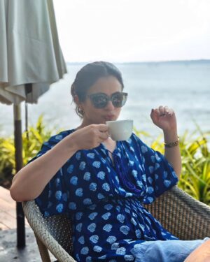 Rasika Dugal Instagram - The only place I can travel to without an itinerary 🌴🌊 #GoaGetaway

You can hear the waves @ahilyabythesea. And they have the best food......I need a recipe for that delicious Caldin fish curry! #notapaidpost #genuineappreciation

#Goa #GoaDiaries #Vacation #Travel #Beach