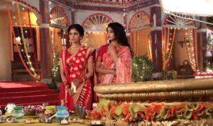 Ratan Raajputh Instagram - When you are not supposed to laugh...😬
.
.
PS.- Hasna mat🤭
@tanvi.dogra 
.
.
#inbetweenshots #santoshimaasunayeinvratkathayein #laughter #worktime #soundcameraaction #jaibharat #रामभरोसे✨😇