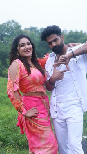 Raveena Daha Instagram - Machi pottu thaakuuu🔥
Entering the New Year with a BANG! 💥 Couldn’t think of a better way to kickstart 2025 than with this electrifying performance With @darshan_pd_ 😍🔥

RD’s outfit @mokshe_rental_destination 
Camera @i.hare_sh 
Choreography @darshan_pd_  Crew : @actorajees_official @krithik_krithik06 @thissri @___.raymond____

#raveena #raveenadaha #str #pd #trending #fyp #dance