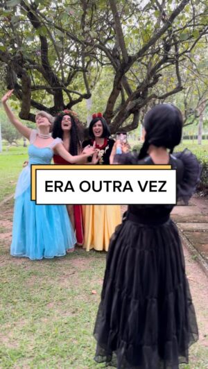 Rayanne Morais Instagram - Seja lá o que for, já começou… prometemos nada e entregamos o que prometemos 👠🌊🖤🍎

#eraoutravez #humor #explorar #fyp #reels