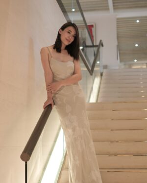 Rebecca Lim Instagram - A rare dress-up-for-date night 🤍 
@ralphlauren #ralphlauren

Thank you for dolling me up @shaunleelee 😚