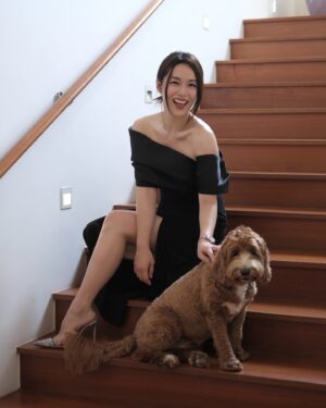 Rebecca Lim Instagram - He really brightened up my day 🤍🐶☀️🤍