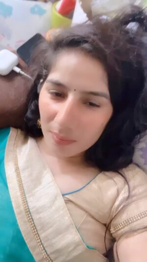 Reeta Mewada Instagram - 😂🫶🏻mujhe pardesi #viral #instagram #like #reels #comedy #love follow @reetamewada18 ♥️🫶🏻