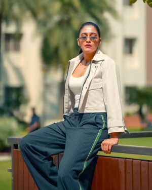 Regina Cassandra Instagram - on the move