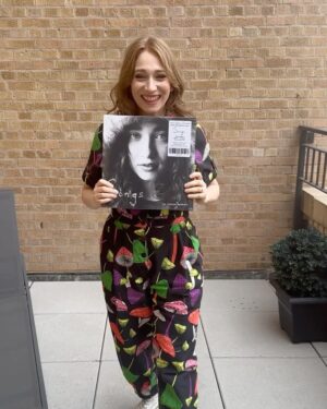 Regina Spektor Instagram - Today my 2002 record ‘Songs’ is officially out on vinyl and streaming for the first time ever! Get it at my merch store or your local record store! It turned out so beautiful ✨I used to sell home burned CDR’s of these little songs- but now they can come live with you on blue and white swirl or black vinyl! Link in bio🎶✨🍂🗽