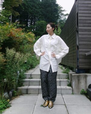 Rena Takeda Instagram - SAUNA BROS. 🦋

仲良くなった🦋

・shirt
@belper_official_
・bottom
@opulence_tokyo

・necklace
@maialise__jewel
・ring
@kumpel_by_p
@miyunakamura.jewelry
@moi_.xx
@rhodes_showroom