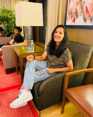 Renuka Singh Instagram - Laugh out loud 🤭😂😜
P.S. - ignore background poser @shafalisverma17 😜