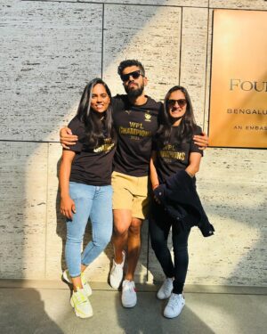 Renuka Singh Instagram - Training in style with @coach_mogambo @meghanasabbineni22 🕶️🖤
From sweat to sweet victory , we’ve done it ! 🏆😜
#rcb