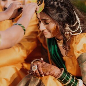 Reshma Shinde Instagram - अधूरी थी ज़रा सी मैं पूरी हो रही हूँ …♾️🧿❤️ 
#हळद #love #happy #grateful
@01brainiac