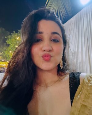 Revathi Pillai Instagram - lekin mein 🫵🏻 peeche
.
📸: @arjun.narayan_