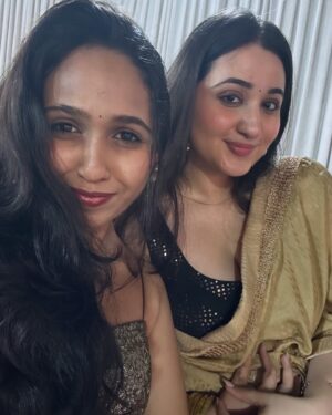 Revathi Pillai Instagram - lekin mein 🫵🏻 peeche
.
📸: @arjun.narayan_