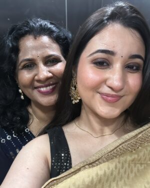 Revathi Pillai Instagram - lekin mein 🫵🏻 peeche
.
📸: @arjun.narayan_