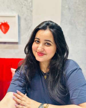 Revathi Pillai Instagram - had a wholesome and soulful dinner which meant stained nails.