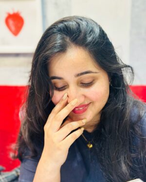 Revathi Pillai Instagram - had a wholesome and soulful dinner which meant stained nails.