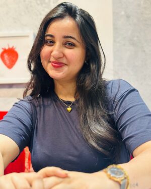 Revathi Pillai Instagram - had a wholesome and soulful dinner which meant stained nails.