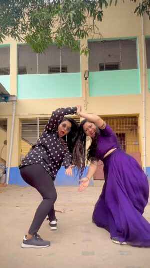 Rhema Ashok Instagram - Matta with a twist my baby akka ♥️🫂 @swetha_subramanian92 

It’s been more than 15years since we are dancing together!
She has always been my inspiration and favourite Chechi both on & off screen 🫠🤌🏻

Happy to perform with her again after ages, and hope it continues in the coming days. Love you akka 🫂

Vc: @algesh_belex thanks da thambi 😍