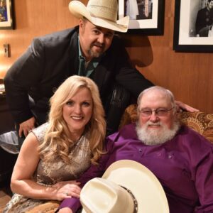 Rhonda Vincent Instagram - Precious memories! Backstage at the Grand Ole Opry with Daryle Singletary and Charlie Daniels. #rhondavincent #darylesingletary #charliedaniels #bluegrass #bluegrass music #bluegrasslife #country #countrymusic #grandoleopry #realcountrymusic