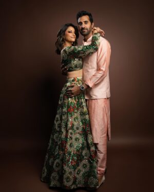 Richa Shukla Moorjani Instagram - 🪔✨

Stylist| @styledbyambika 
Stylist assistant| @sarahmgibsonn 
Custom outfit | @payal_zinal 🙏🏽✨
Jewelry | @x_shaneli 
Shoes | @francosarto 
HMUA : @beautybynic 
📸 | @mdanielsphoto