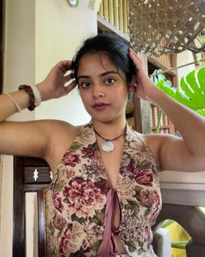 Riddhi Kumar Instagram - Just a casual Portuguese Goan 184627298
dishes lunch at a Palace 💕

Thehehe 🤭 Jokes apart @palaciododeao is an incredible piece of preserved art and architecture that’s been in the most capable, deserving and miraculous hands of Ruben and his wife who magically and with utmost precision presented us with scrumptious food and a deep dive into the rich Portuguese culture and traditions. It is part privilege and part heavy responsibility to preserve and simultaneously promote a culture long forgotten. They have been working on restoring this Palace and giving people a tour of culture that they’ve brought back to life at the @palaciododeao , so the next time you visit Goa do visit this incredible p(a)lace with incredibly delicious food, a incredibly gorgeous garden and more than anything 2 incredibly unstoppable artists at work! Thank you for having us, it’s been a privilege! ✨