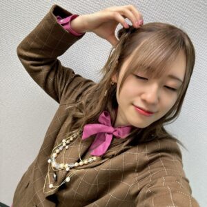Rie Takahashi Instagram - 📷2024.12.07
⁡
⁡
まほプリ2こと
⁡
『魔法つかいプリキュア！！
～MIRAI DAYS～』
⁡
ミラクル上映会(先行上映会)に
登壇させていただきました！
⁡
⁡
知ってた？？
1月から続編やるんだよーーーー！！！！
⁡
⁡
ミラクルカラーのピンクはもちろん、
ジャケットは
今回上映会におやすみだった
モフルン役齋藤彩夏さんの思いを胸に
モフルン色の茶色🧸🤎
⁡
実は手に持ってるモフルンは、
うちの枕もとに置いてある子ではなく、
オフィシャルモフルン。
⁡
うちの子とは、胸の柄とﾓﾌ厚(肉厚)が
こっそり違うんです。
⁡
⁡
ﾓﾌ厚の落ち着いてきたうちの子は、
楽屋で見守ってくれていたので、
どこかの時に見比べてみてくださいね！
⁡
多分1/3の朝10:00とかに見られるかな（笑）
特番もお楽しみにね！👍🏻
⁡
⁡
キュアップ・ラパパ！
これからMIRAI DAYSが
たくさんの人に届きますように！
⁡
⁡
⁡
⁡
#声優 #高橋李依 #りえりー服
#魔法つかいプリキュア #まほプリ2
#MIRAIDAYS #precure
#衣装 #styling
