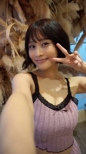 Rin Takahashi Instagram - FC撮影でした📷💓お楽しみに〜！！🥰
部屋着動画です🎥✨

#部屋着 #ルームウェア #グラビア #グラビアアイドル