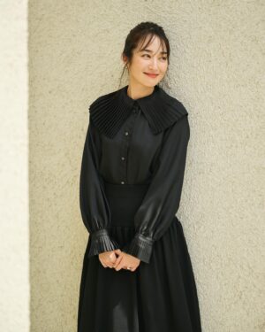 Rin Takanashi Instagram - 本日より#Newansさんとコラボしたお洋服が販売開始しました✨

着こなし方や、カラーによって、色々な表情を見せてくれますよ☺︎🩵
私も、着てお出かけするのが楽しみ😊

#PR #Newans @newans.official
