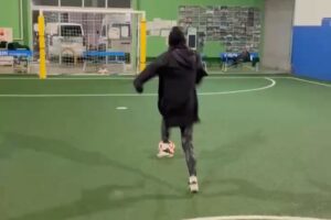 Rin Takanashi Instagram - 槙野選手の引退試合に参加させて頂きました。
お話をもらってから、ボールをまともに蹴ることすらできなかったので、練習しました😅
ヴィッセル神戸のサポーターの皆様、素敵なコールをありがとうございました。
槙野選手の全てのファン、サポーターの皆様、そして、スタッフ、選手の皆様、温かい声援をありがとうございました。
槙野選手、お疲れ様でした😄