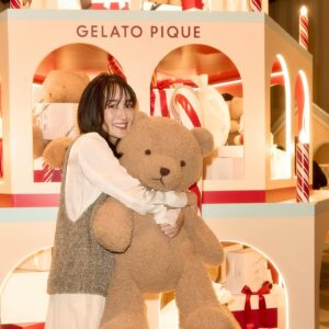 Rin Takanashi Instagram - 表参道ヒルズで開催されている、ジェラートピケのクリスマスギフトマーケットに行ってきました☺︎
もうね、可愛すぎて夢の世界かと思いました🫨
くま好きにはたまらない…

#PR