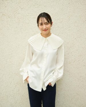 Rin Takanashi Instagram - 本日より#Newansさんとコラボしたお洋服が販売開始しました✨

着こなし方や、カラーによって、色々な表情を見せてくれますよ☺︎🩵
私も、着てお出かけするのが楽しみ😊

#PR #Newans @newans.official