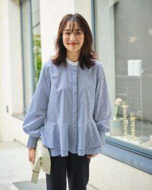 Rin Takanashi Instagram - 本日より#Newansさんとコラボしたお洋服が販売開始しました✨

着こなし方や、カラーによって、色々な表情を見せてくれますよ☺︎🩵
私も、着てお出かけするのが楽しみ😊

#PR #Newans @newans.official