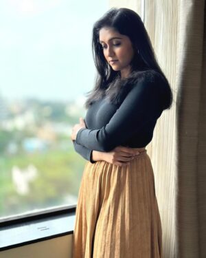 Rinku Rajguru Instagram - Eyes hold conversation 🍂🌸