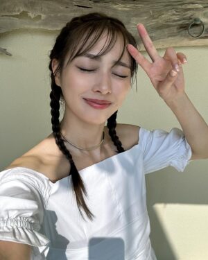 Rio Uchida Instagram - @watabewedding 
沖縄旅行&リゾートウエディングを体験した動画が
ワタベウェディングさんの公式YouTubeで公開されました🤍
美味しいご飯を食べたり
素敵なホテルに泊まったり
プールで泳いだり
ハーブ畑を見学したり
乗馬体験で馬さんと砂浜をお散歩したり
最高に楽しかったーーーー🏝️

とにかくとにかく今回食べたご飯たちが美味しすぎて…大満足の旅でした。興味がある方はぜひこのプランを参考にしてみて欲しいです🩷動画チェックしてねー！