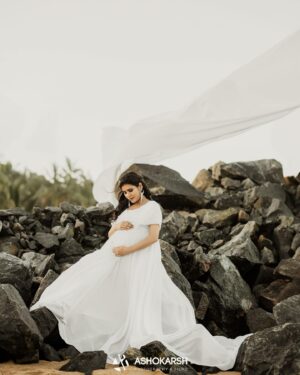Rithika Tamil Selvi Instagram - PRECIOUS WAIT IS OVER ON ✨10-09-2024✨

@vinun43 💞
PC @ashokarsh & team 
Gown @amormoda_gowns 
MUA @profile_makeover & @chella_hair_makeup 
Hairstylist @mani_stylist_