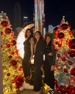 Ritu Varma Instagram - Ending the year with love, laughter, gratitude and lots of sparkle 💕✨🪩💃