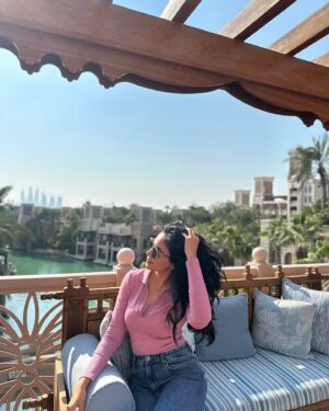 Ritu Varma Instagram - Ending the year with love, laughter, gratitude and lots of sparkle 💕✨🪩💃