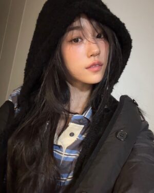 Roh Yoon-seo Instagram - 이모저모 🗃️🧹💟
