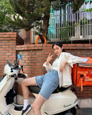 Roh Yoon-seo Instagram - 청설 🎬