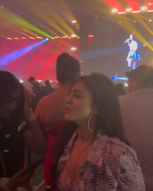 Rooqma Ray Instagram - About last night 🎤🎸

#concert #sunidhichauhan #bollywood #songs #rooqmaray