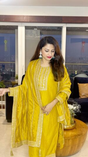 Rucha Hasabnis Instagram - Wishing you all a diwali filled with joy, warmth & prosperity..
Happy Diwali 🪔💥
#diwali2024 #diwalidayone💥