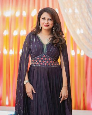 Rucha Hasabnis Instagram - Throwback from our brother’s wedding 💥