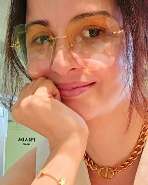 Rukhsar Instagram - ..Year 2024!

. Made mistakes.
. But
.Gained some beautiful bonds back.💫
.Next Year you guys will be seeing a lot of me on big and small screens.🤩🧿
.
.
.sabr
.shukr
.gratitude .
.
.
. Yes i still love this song!💫❤️💫💫