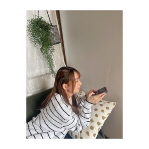 Rumi Okubo Instagram - ⁡
⁡
今年もバースデー記念に、コメント欄を
解放しましたー！📝
写真は瑠美まるイベントグッズ用の
撮影時のオフショットです📸
⁡
⁡
と、いうことで…
9月27日は私のお誕生日でーすっ🎊
大久保瑠美さんじゅうご歳になりました🎂🎈
⁡
声優としても、なんと15周年です✨
⁡
家族や友人、作品やキャラクター、
周りの方々、そしてファンの皆様に支えられて
とても楽しく日々を過ごせています。
声優としても、
1人の人間としても、
私は本当に本当に幸せ者だと思います。
⁡
いつもありがとうございます✨
⁡
⁡
⁡
「大久保瑠美にお願いしたい」
⁡
いつだってそう思って頂ける役者で
あり続けたいと思います。
そのための努力は惜しまず、
周りへの感謝も忘れず、
明るく楽しく面白く、
皆様を笑顔にできるよう今後も精進します！
⁡
⁡
15年の声優人生は大変な時もあったけど、
振り返れば楽しく素晴らしいものでした。
これから先の声優人生も、そうなれるよう
最大限努力しますので、
今後も応援して頂ければ幸いです🩷
⁡
⁡
もちろんオタクとしても極まっていきたいと思います！
推しは推せる時に推せ！！！
好きが私の原動力！！！
推しに貢ぐのは最早趣味！！！
自分の演じたキャラが大好き！！！
「個人的に好きなアニメ」の推しも尊い！！！
⁡
これからもオタク道全開で走りますので、
お前ら、着いてこいよーーーーーー！！笑
⁡
⁡
というわけで、
これからも引き続きよろしくお願いします🙇‍♀️✨
⁡
⁡
⁡
⁡
大久保瑠美
⁡
⁡