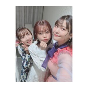 Rumi Okubo Instagram - ⁡
⁡
🎙️声優グランプリ30周年記念イベント🎙️
『声グラFES 2024』1日目に出演しました✨
⁡
トークあり、朗読あり、ライブあり、
出演者多数の大イベントでしたね〜！！
⁡
私はトーク＆朗読に出演させて頂きました📖
⁡
どちらもメンバー、内容含めて
とても楽しかったです🤗
⁡
楽屋ではトークで一緒だったすみぺ＆いのりちゃん
とお写真を撮ってもらいました📸
そして井上喜久子さんにトーク中におねティネタ
ぶっ込んでしまい…、それを笑顔で
「反応してくれてありがとう、嬉しかった」
と言ってくださって喜久子さんマジ女神👼✨
ツーショット時のライブ衣装も最高です❤️
⁡
1日目のチーム81は西山くんと駒田くんと！
体格差えぐすぎて笑うwww
2人ともでかすぎぃ！！🤣
⁡
そして駒田くんに教えてもらった
自撮りの時親指で顎おさえて顎のライン出すポーズ
やってみた…合ってるのか？コレ？笑
⁡
⁡
⁡
なんにしても、1日とても楽しかったです✨
改めて、声優グランプリ30周年おめでとうございます🎊
これからも、声グラチャンネルの瑠美まるでも、
雑誌の方でも、よろしくお願いします🙇‍♀️
⁡
⁡
⁡
#声優グランプリ
#声優グランプリ30周年
#声グラFES
⁡
⁡
⁡