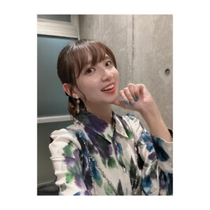 Rumi Okubo Instagram - ⁡
⁡
🎙️声優グランプリ30周年記念イベント🎙️
『声グラFES 2024』1日目に出演しました✨
⁡
トークあり、朗読あり、ライブあり、
出演者多数の大イベントでしたね〜！！
⁡
私はトーク＆朗読に出演させて頂きました📖
⁡
どちらもメンバー、内容含めて
とても楽しかったです🤗
⁡
楽屋ではトークで一緒だったすみぺ＆いのりちゃん
とお写真を撮ってもらいました📸
そして井上喜久子さんにトーク中におねティネタ
ぶっ込んでしまい…、それを笑顔で
「反応してくれてありがとう、嬉しかった」
と言ってくださって喜久子さんマジ女神👼✨
ツーショット時のライブ衣装も最高です❤️
⁡
1日目のチーム81は西山くんと駒田くんと！
体格差えぐすぎて笑うwww
2人ともでかすぎぃ！！🤣
⁡
そして駒田くんに教えてもらった
自撮りの時親指で顎おさえて顎のライン出すポーズ
やってみた…合ってるのか？コレ？笑
⁡
⁡
⁡
なんにしても、1日とても楽しかったです✨
改めて、声優グランプリ30周年おめでとうございます🎊
これからも、声グラチャンネルの瑠美まるでも、
雑誌の方でも、よろしくお願いします🙇‍♀️
⁡
⁡
⁡
#声優グランプリ
#声優グランプリ30周年
#声グラFES
⁡
⁡
⁡